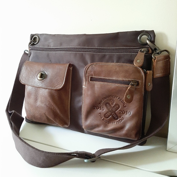 Roots Large Nylon/Leather Village Crossbody Bag - Picture 4 of 13